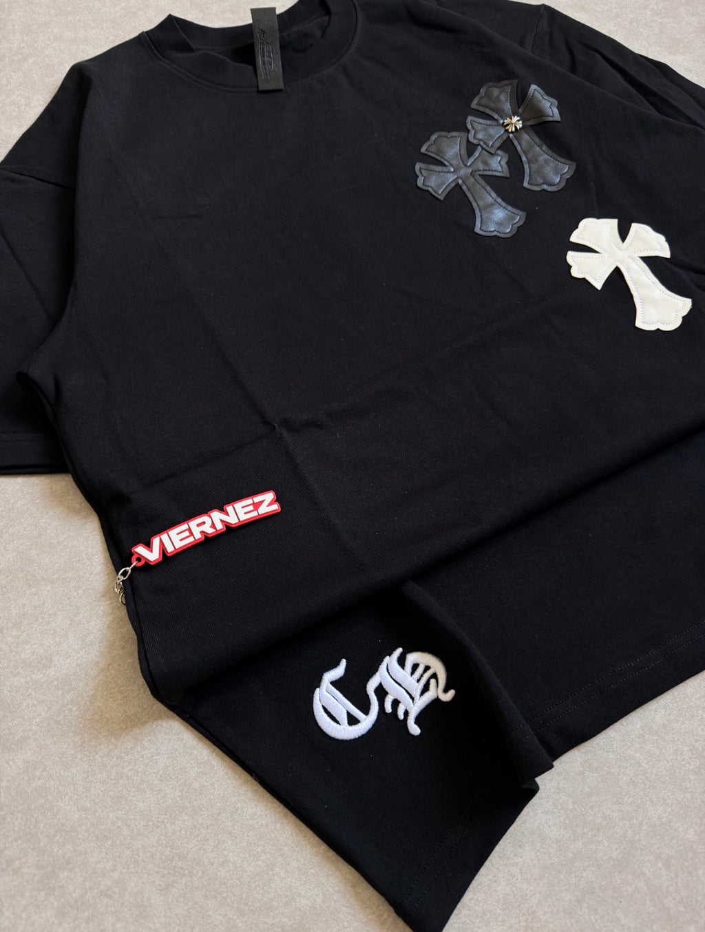 CH Divine Row Tee Black - MEDIUM (On hand)