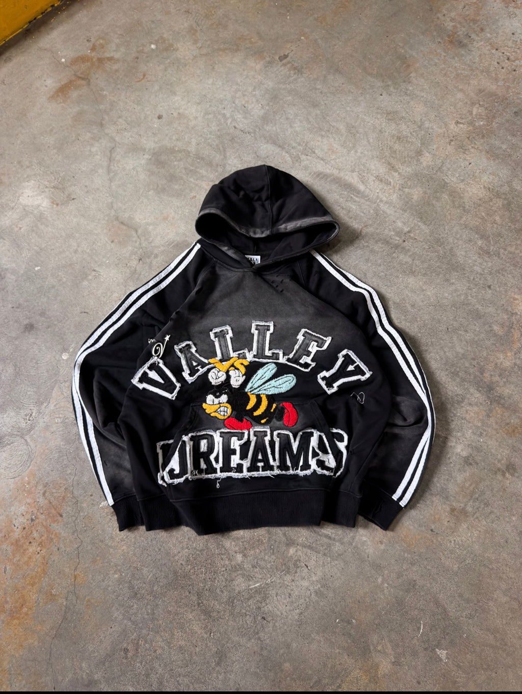 Valley Dreams Anthem Hoodie MEDIUM - ON HAND