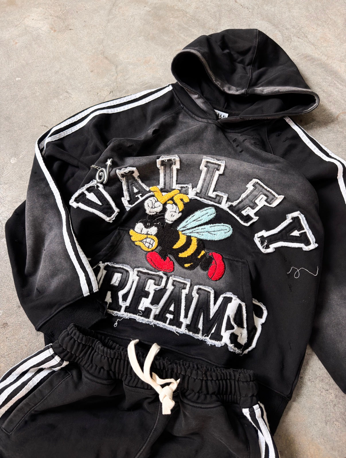 Valley Dreams Anthem Hoodie MEDIUM - ON HAND