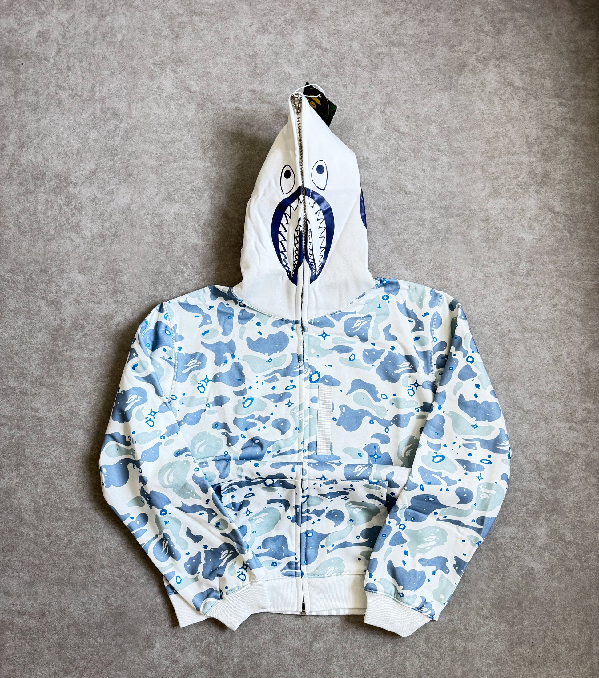 Bape shark camo white hoodie - MEDIUM