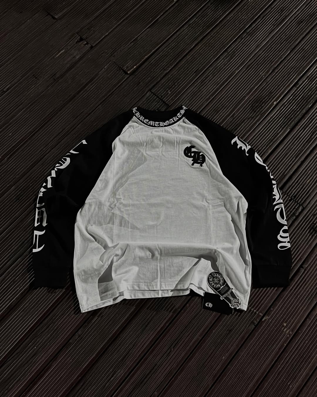 CH Black and white long sleeve