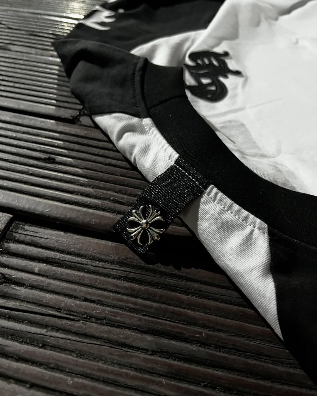 CH Black and white long sleeve