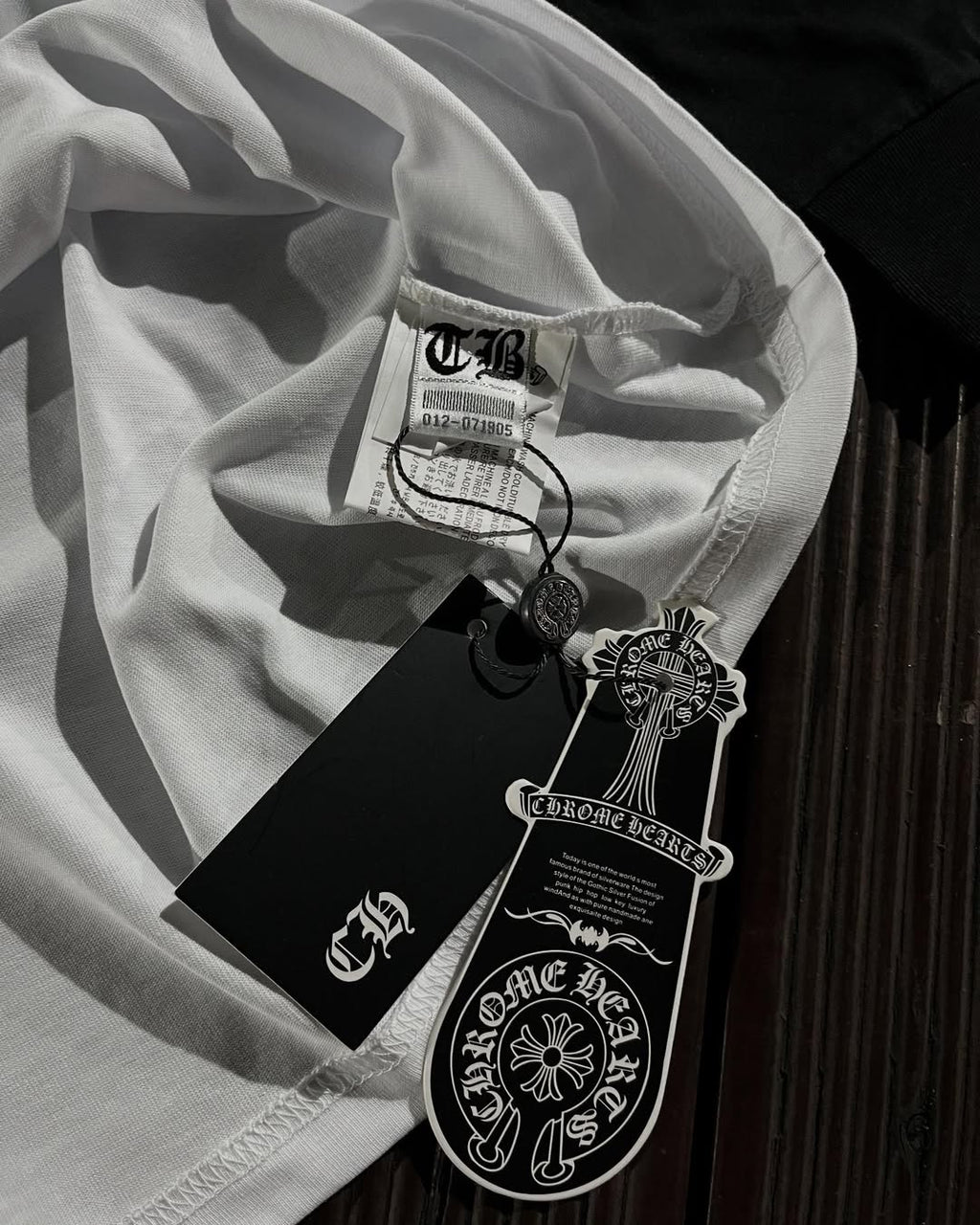 CH Black and white long sleeve