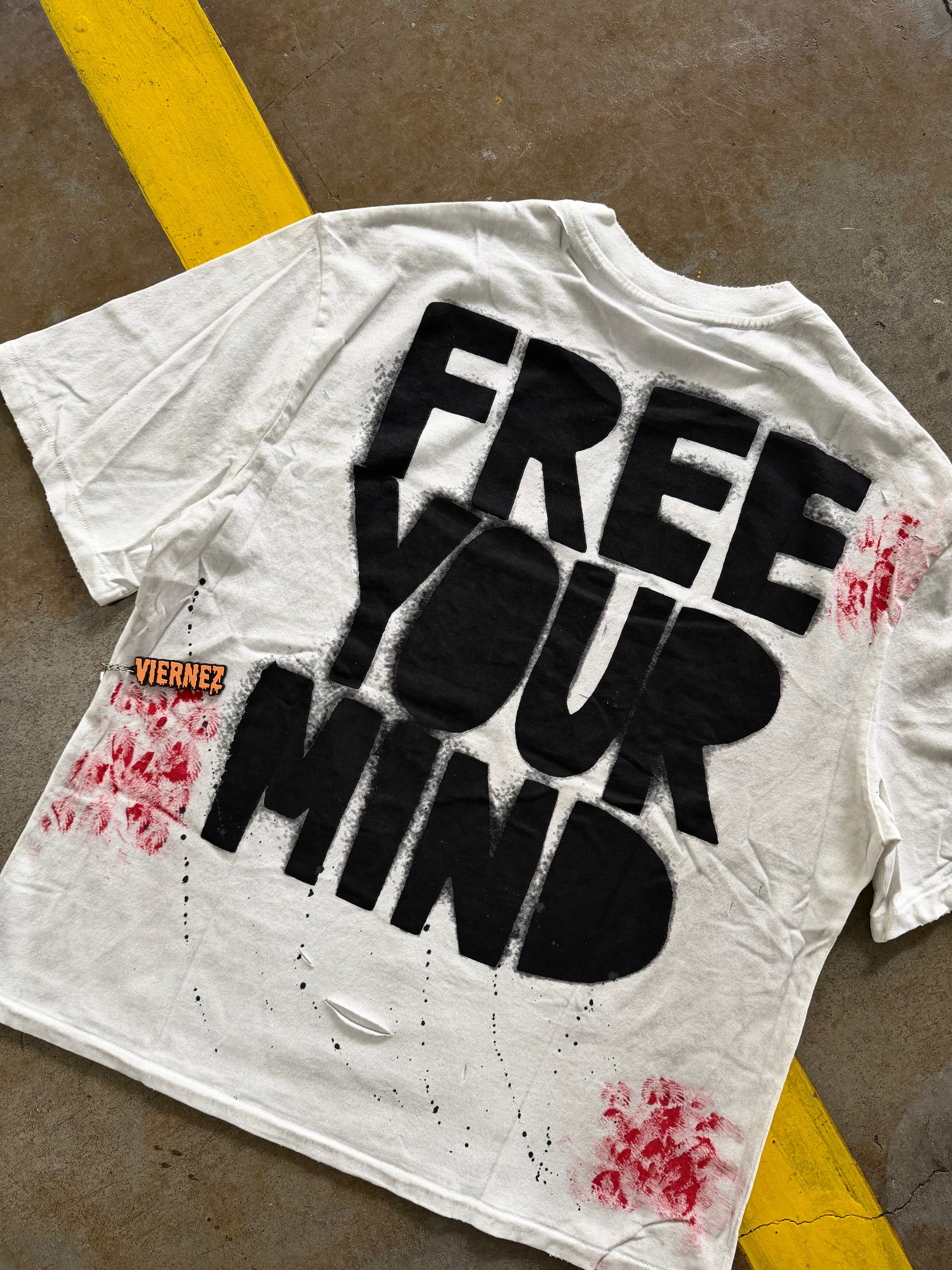 Saint MXXXXX "FYM" tee