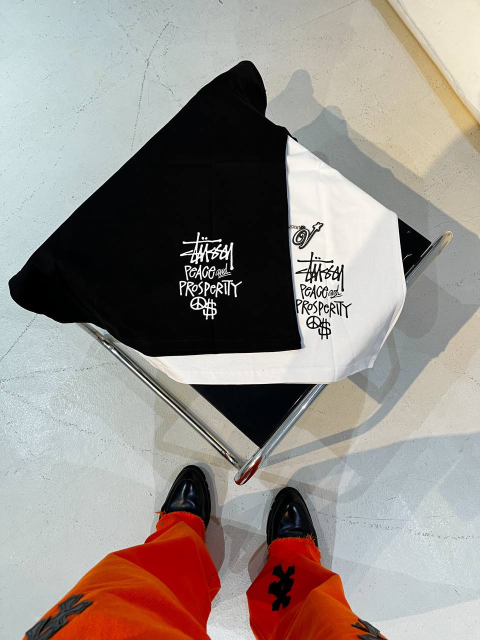 STUSSY PEACE AND PROSPERITY TEE